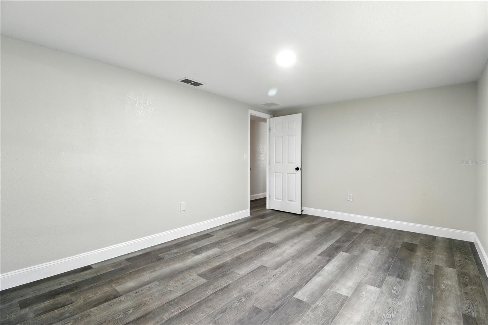 Image 25 of 41 For 8547 Horizon Lane
