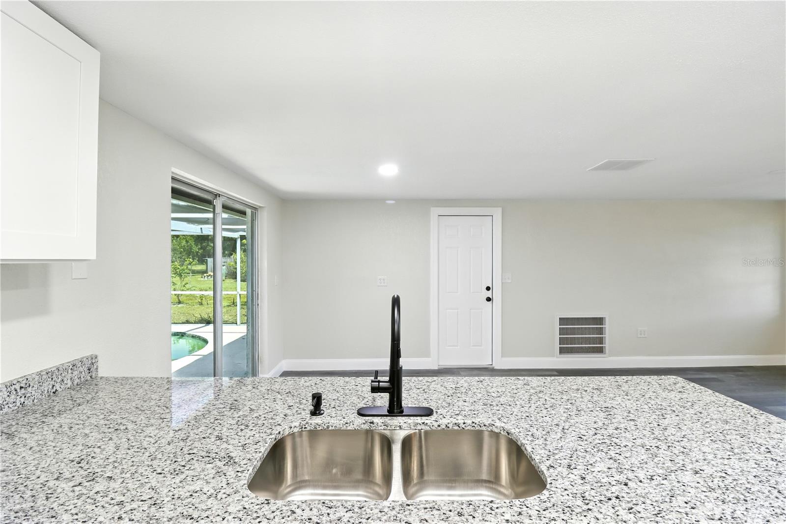 Image 35 of 41 For 8547 Horizon Lane