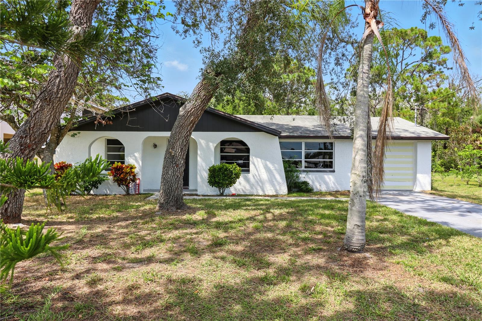Image 5 of 41 For 8547 Horizon Lane