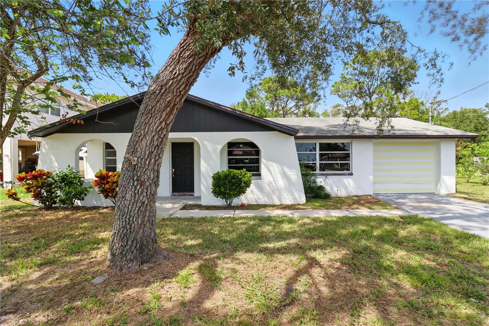 Image 6 of 41 For 8547 Horizon Lane