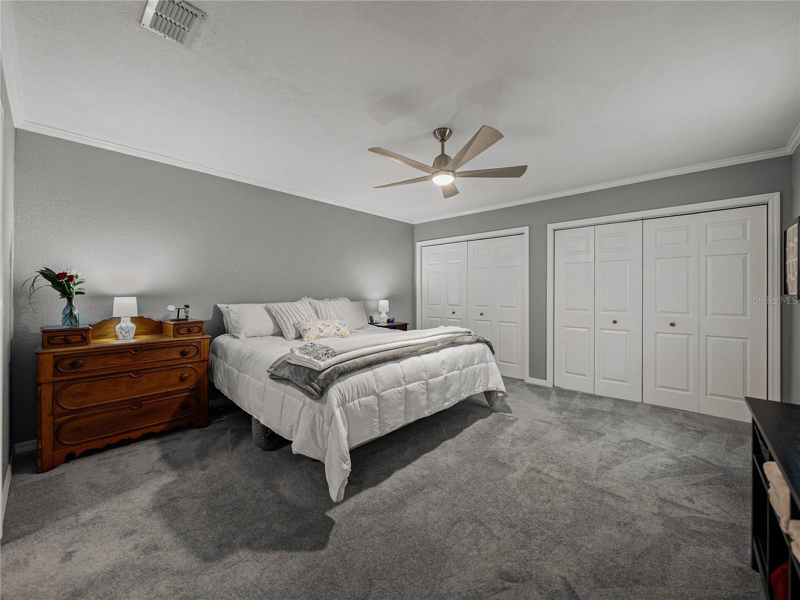 Listing photo id 18 for 724 Masterpiece Road