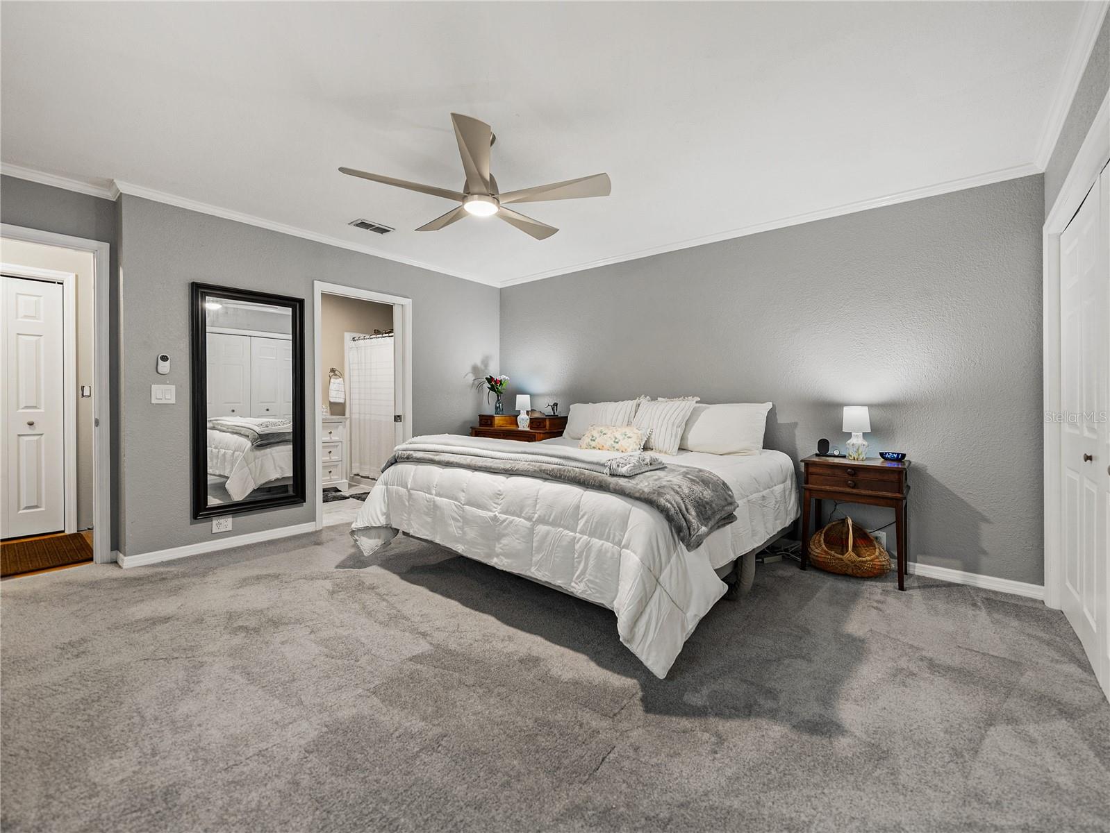 Listing photo id 19 for 724 Masterpiece Road