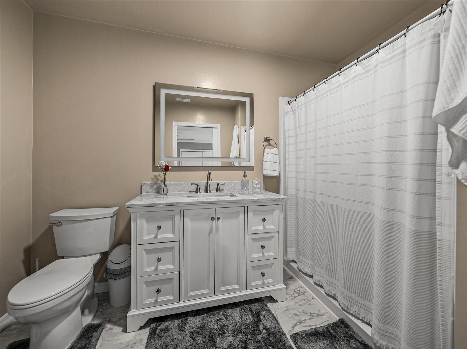 Listing photo id 21 for 724 Masterpiece Road