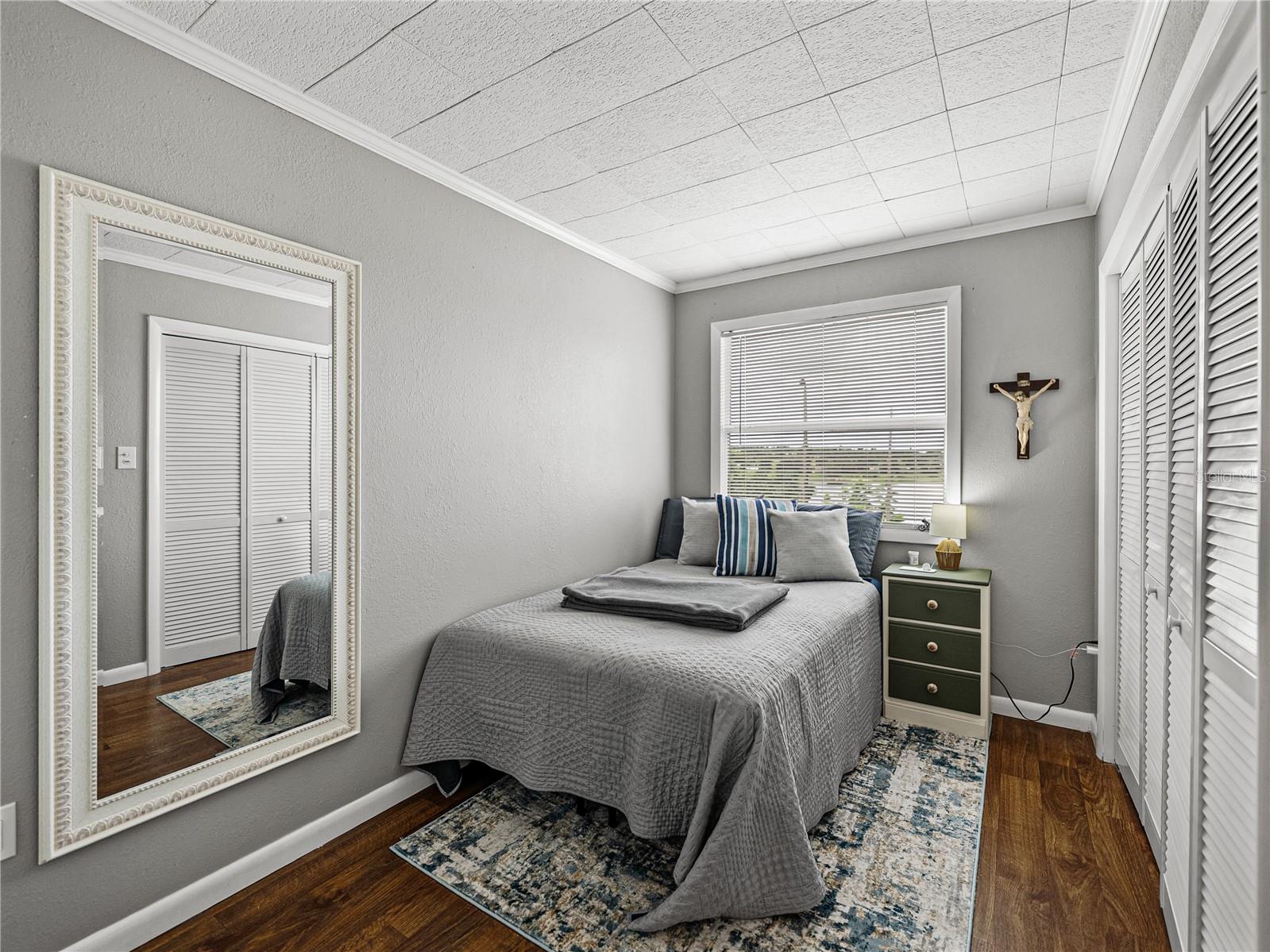 Listing photo id 35 for 724 Masterpiece Road