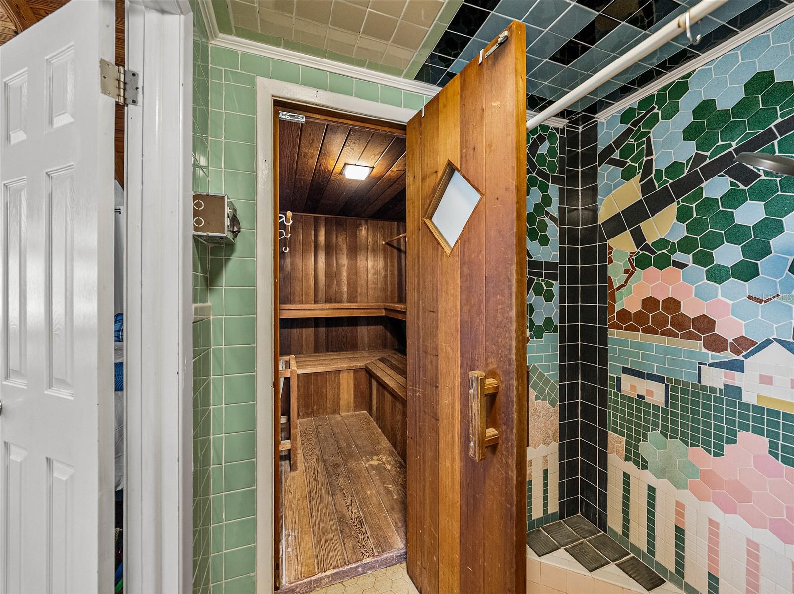 Listing photo id 63 for 724 Masterpiece Road