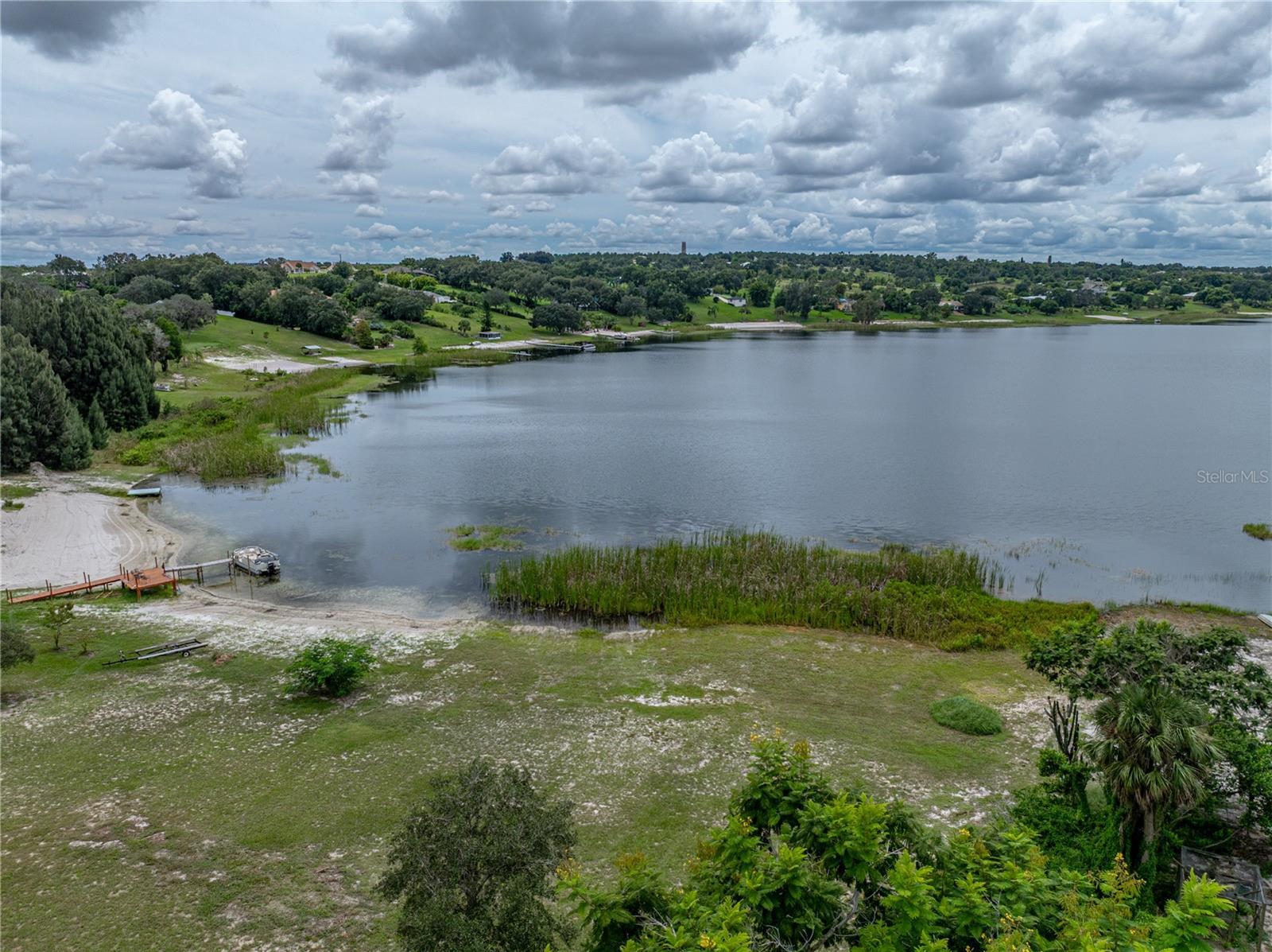 Listing photo id 71 for 724 Masterpiece Road