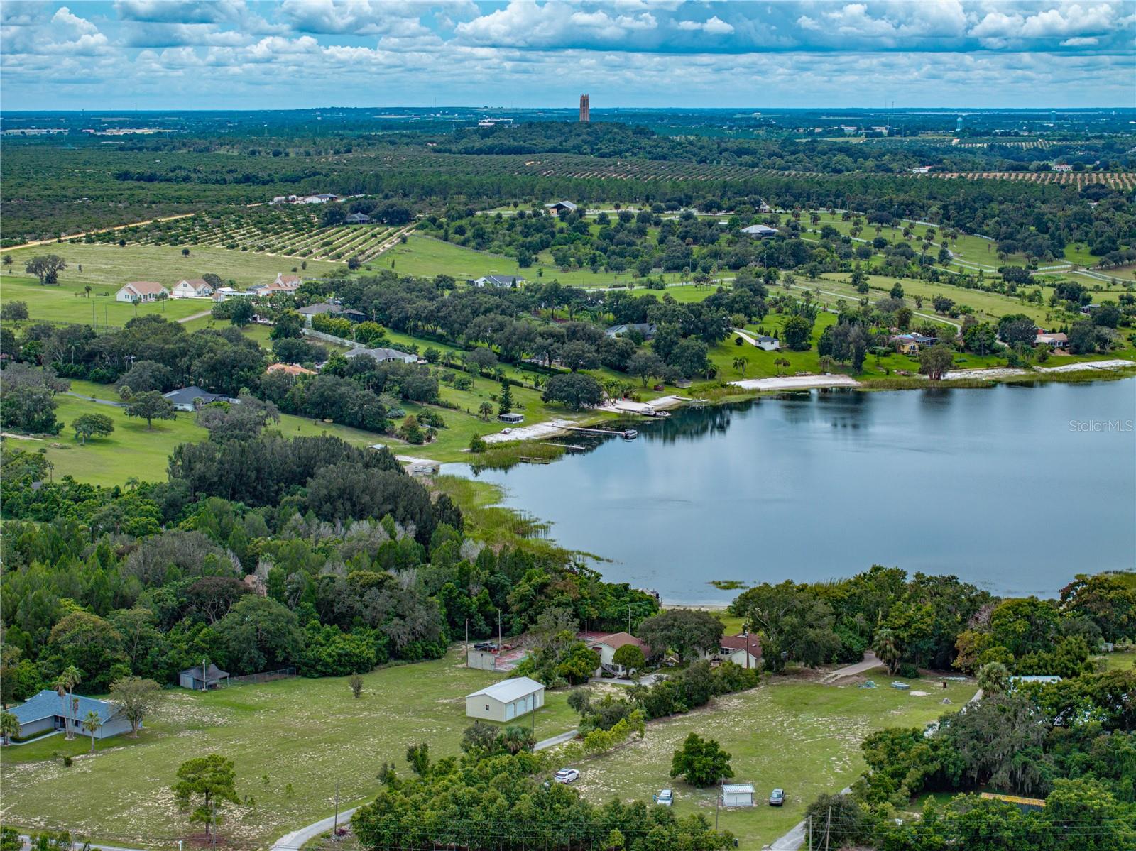 Listing photo id 80 for 724 Masterpiece Road