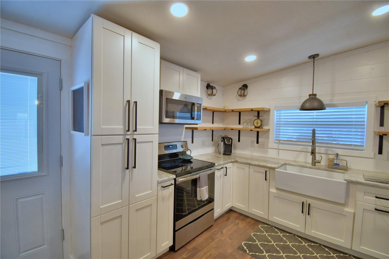 Image 11 of 43 For 117 Lake Hazel Drive Drive