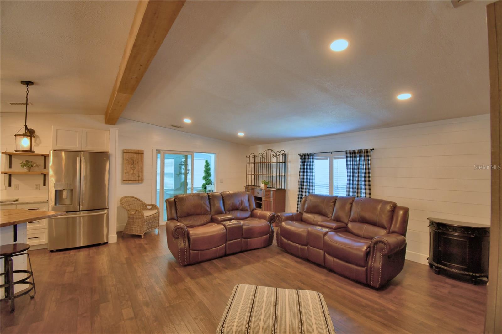 Image 7 of 43 For 117 Lake Hazel Drive Drive