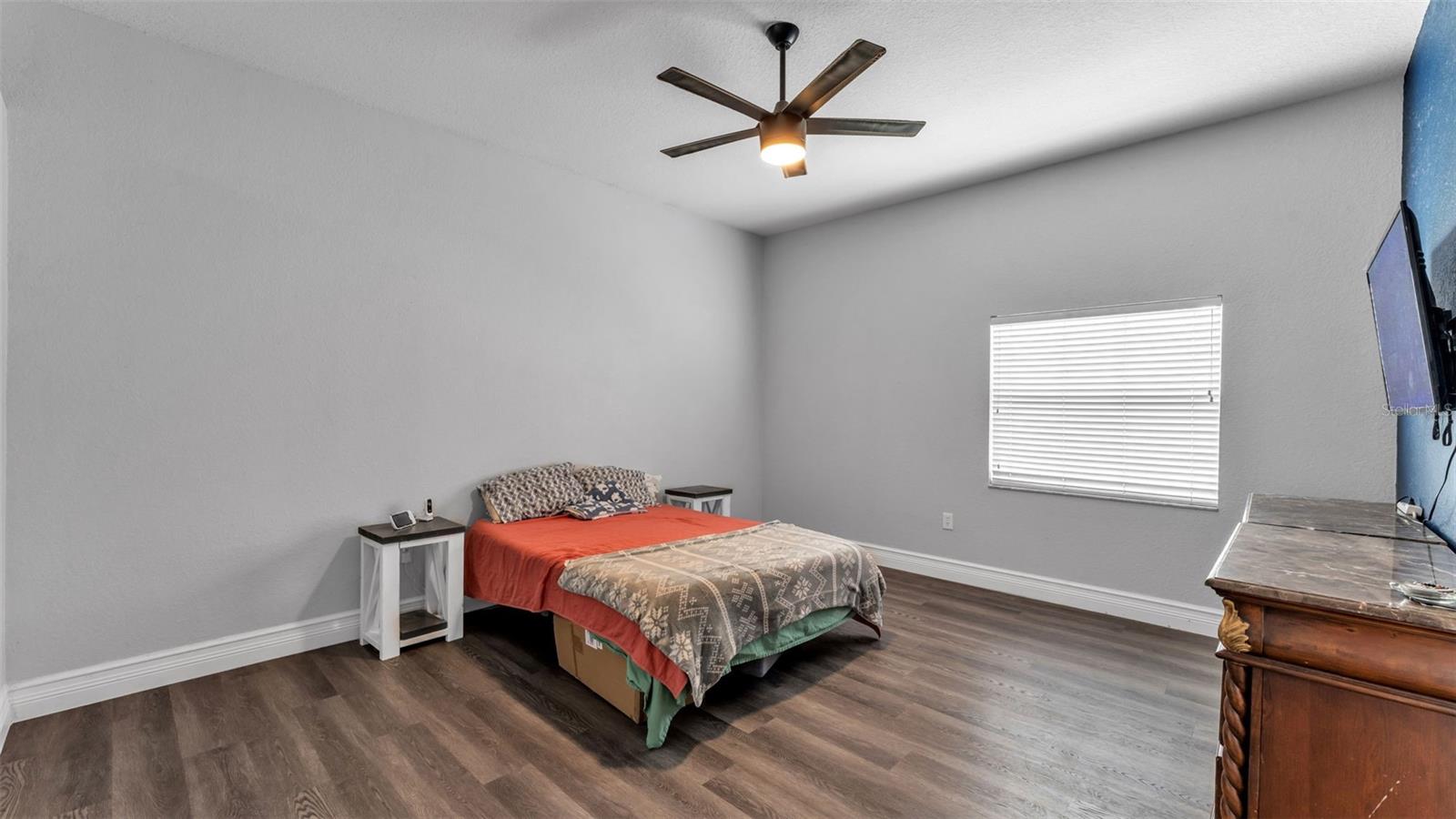 Image 15 of 39 For 7870 Ashford Drive