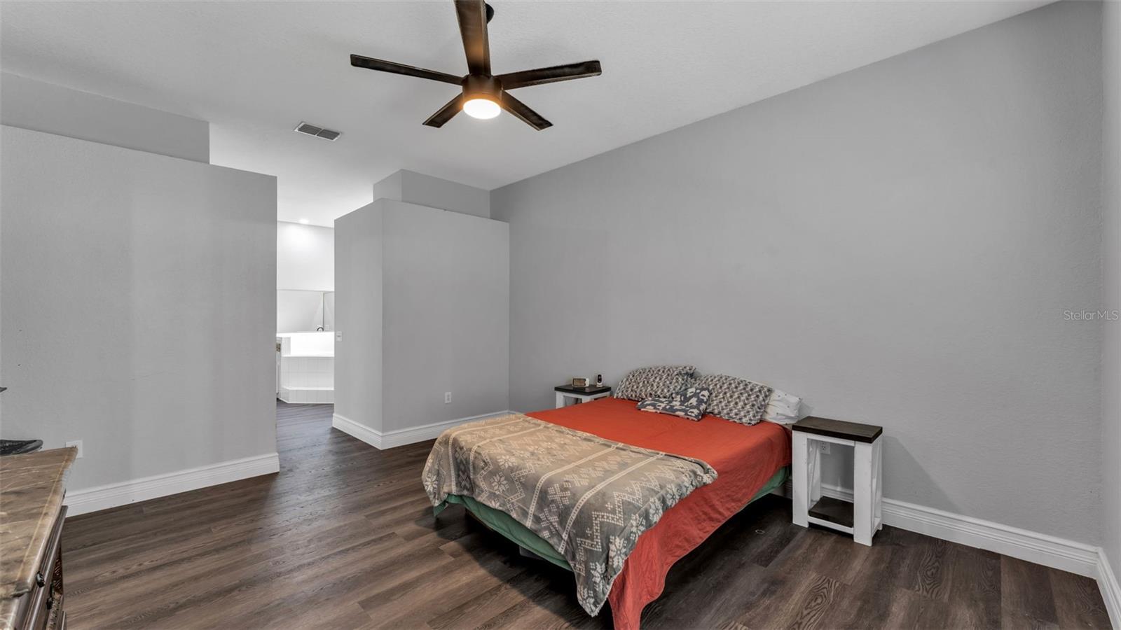Image 16 of 39 For 7870 Ashford Drive