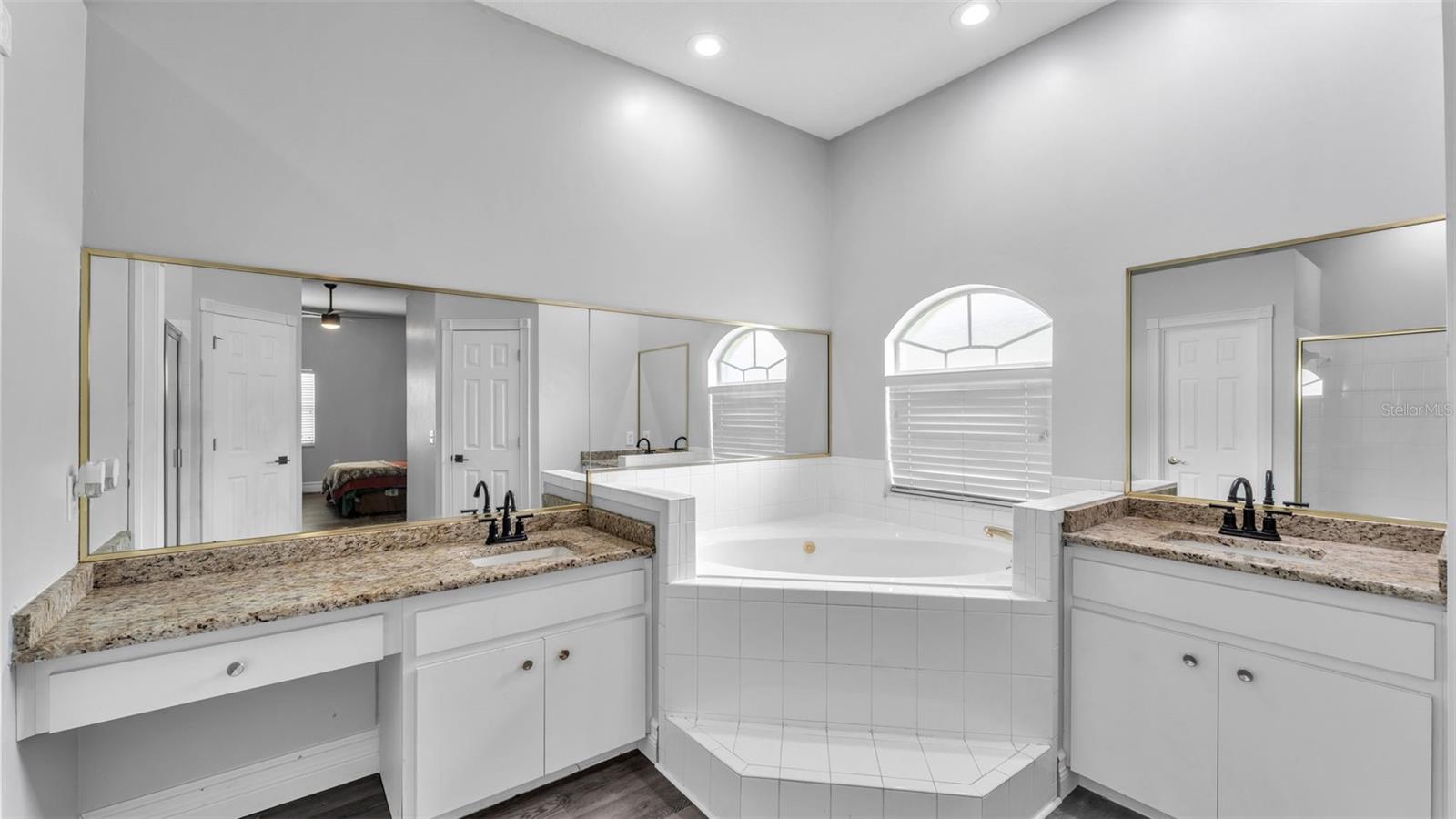 Image 17 of 39 For 7870 Ashford Drive