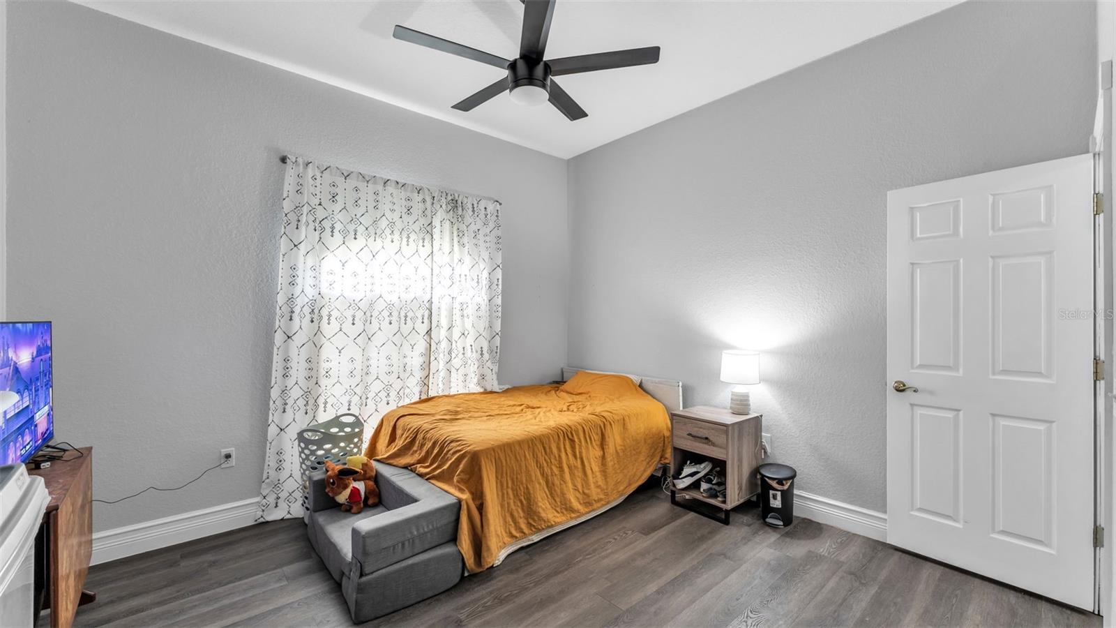 Image 21 of 39 For 7870 Ashford Drive