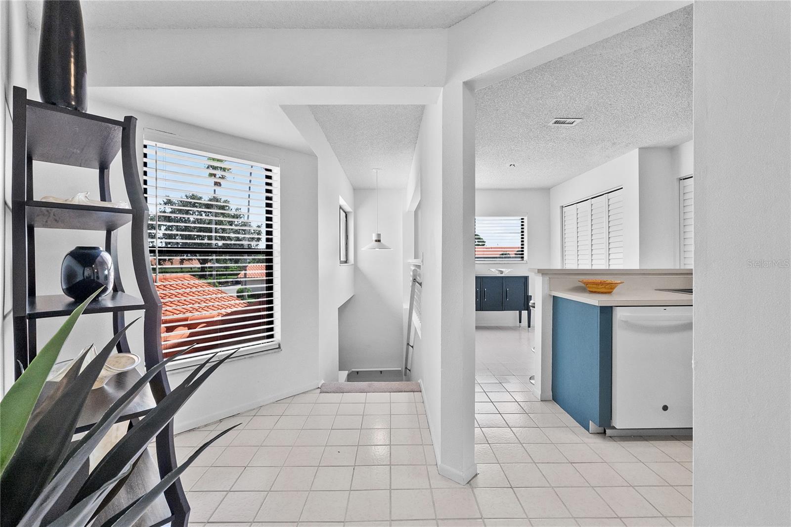 Image 17 of 57 For 715 Magnolia Place