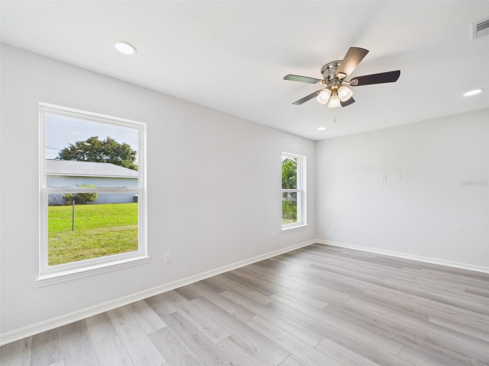 Image 14 of 57 For 816 13th Street W