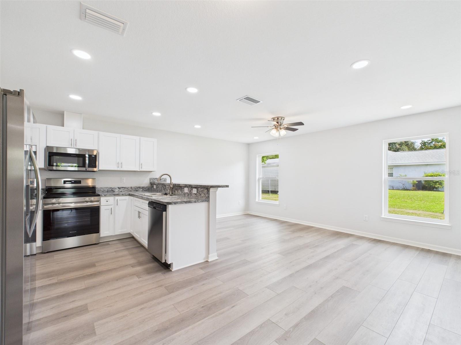 Image 3 of 57 For 816 13th Street W