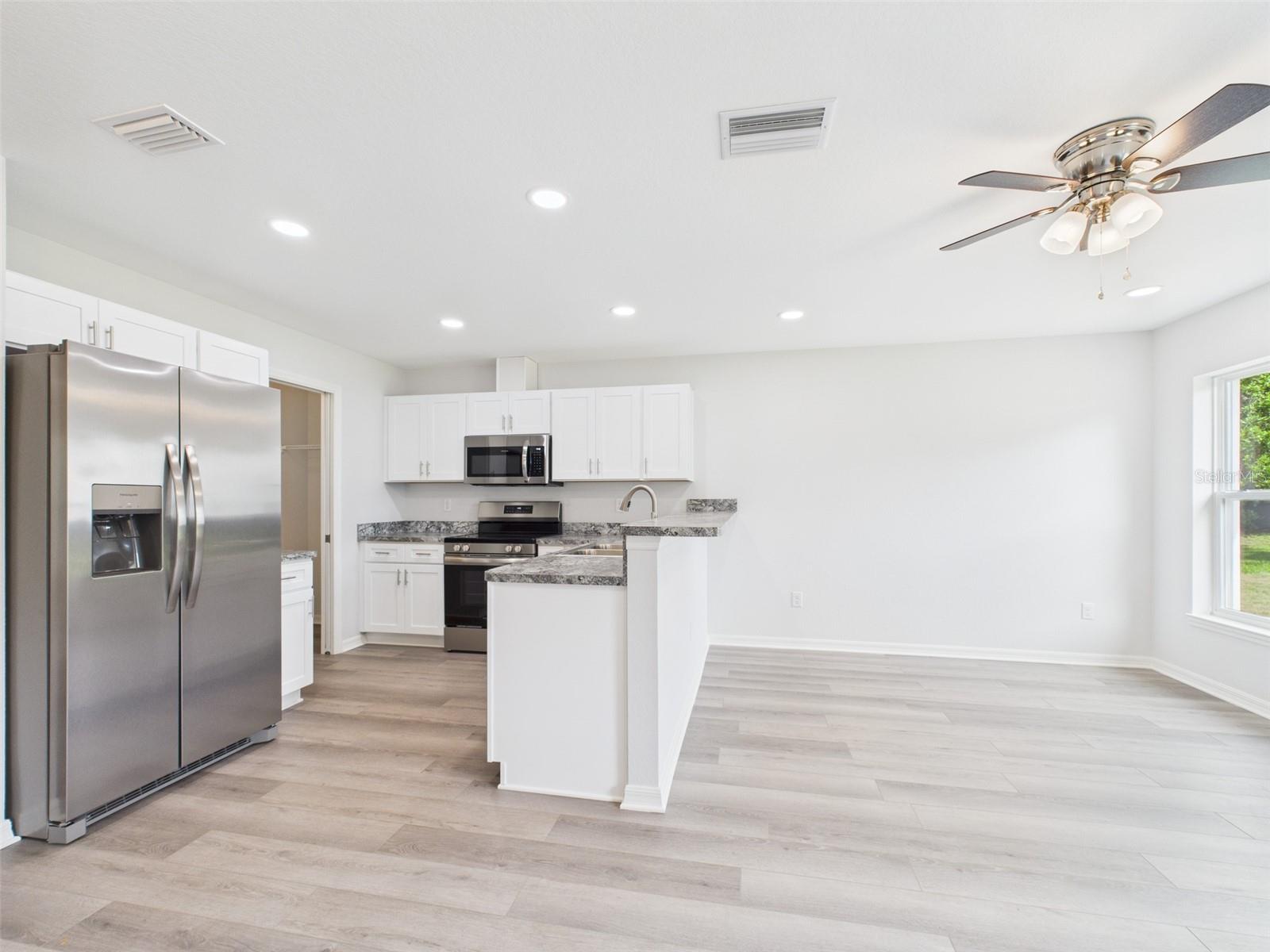 Image 6 of 57 For 816 13th Street W