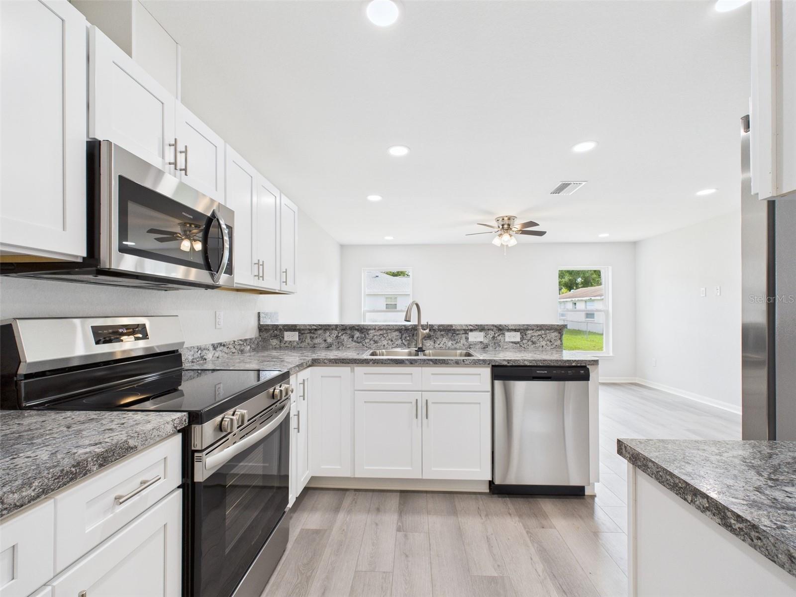 Image 9 of 57 For 816 13th Street W