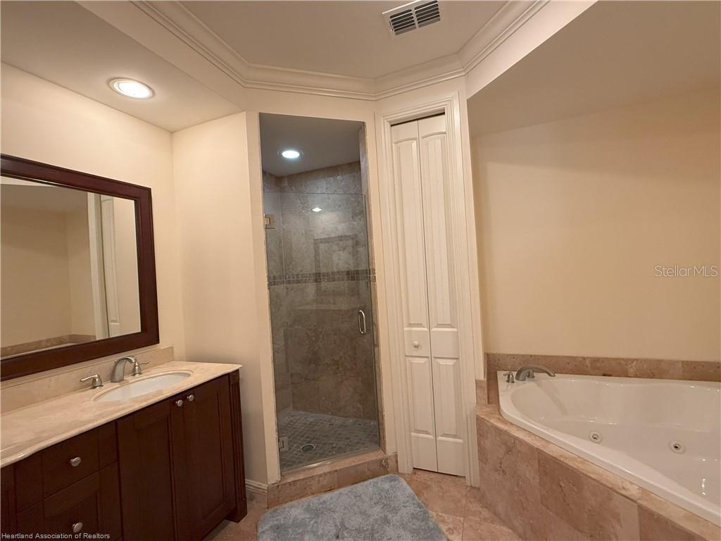 Image 10 of 49 For 2351 Lakeview Drive 115