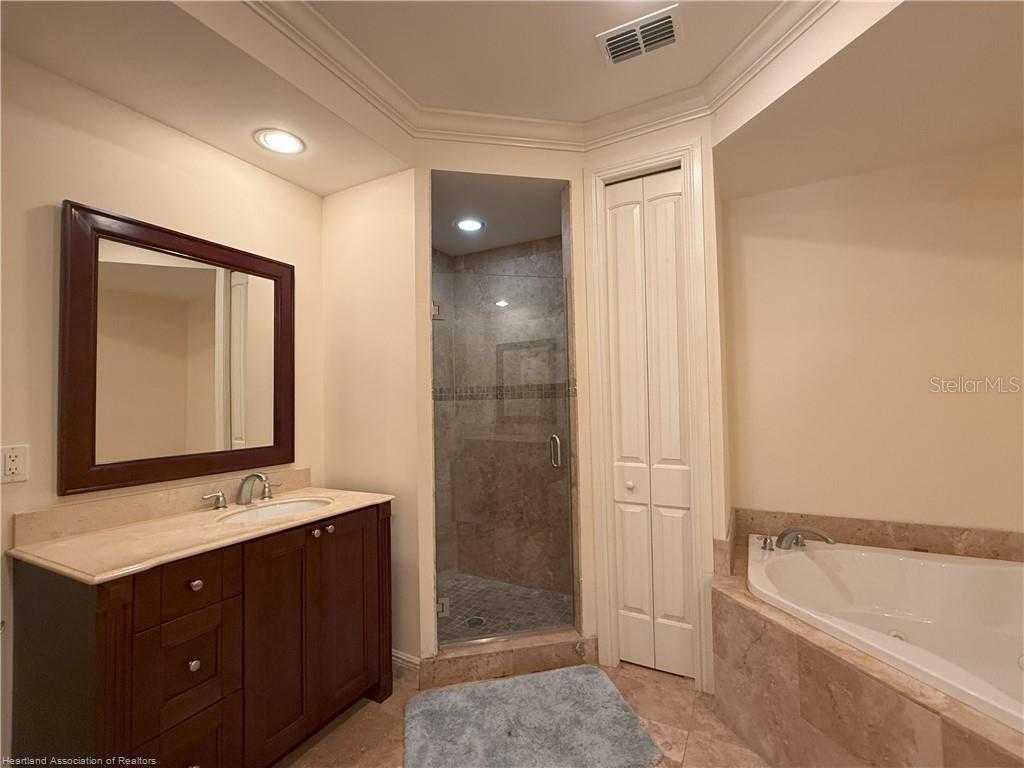 Image 11 of 49 For 2351 Lakeview Drive 115