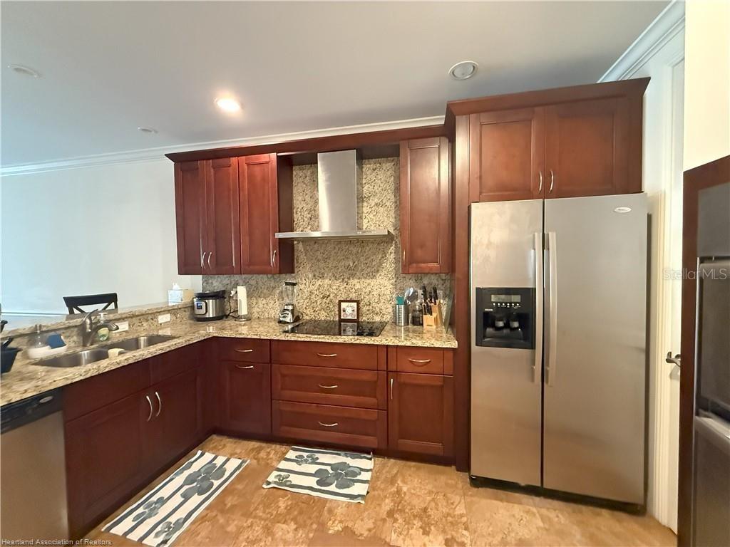 Image 13 of 49 For 2351 Lakeview Drive 115