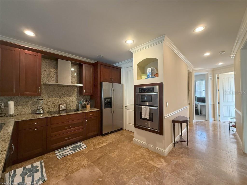 Image 20 of 49 For 2351 Lakeview Drive 115