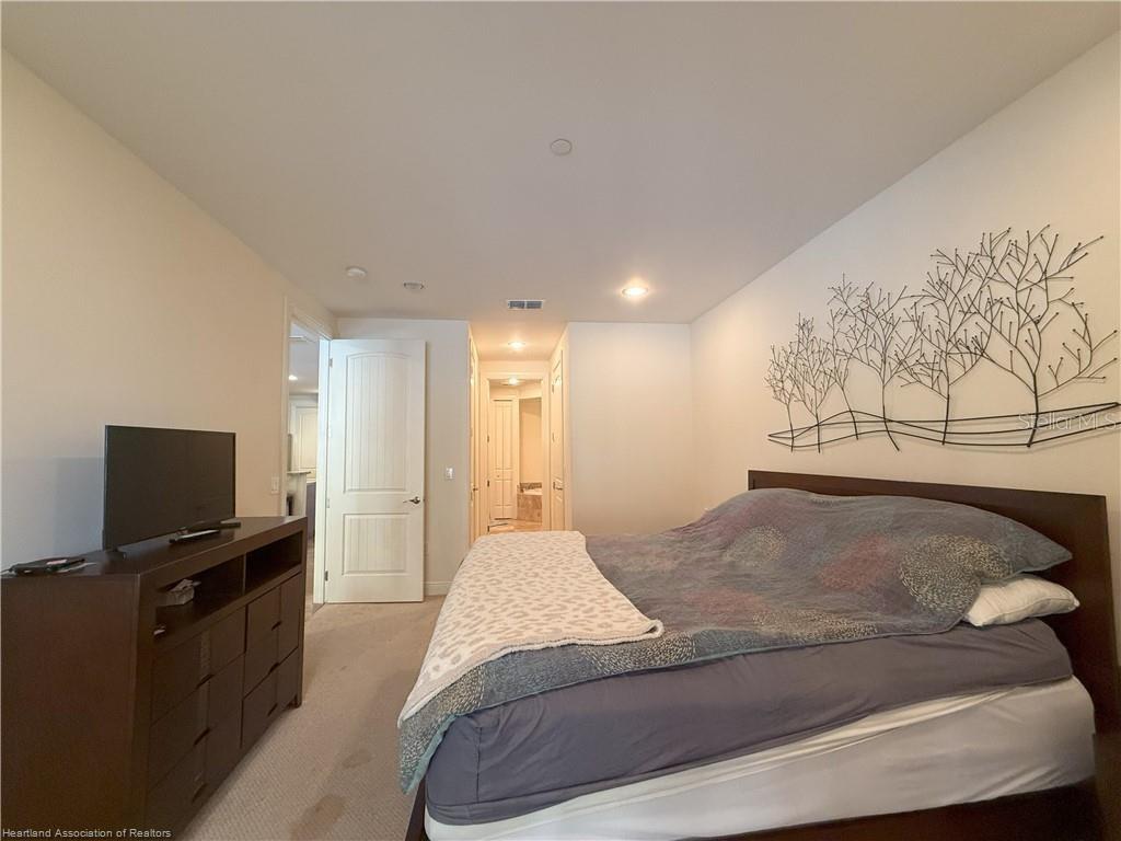 Image 22 of 49 For 2351 Lakeview Drive 115