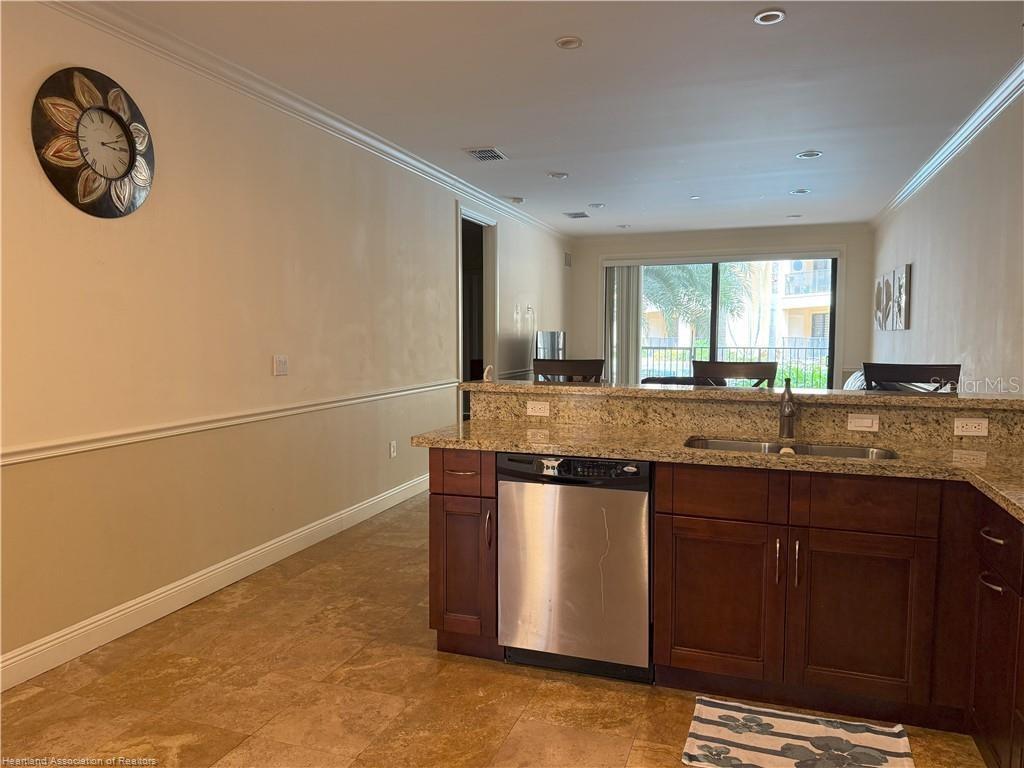 Image 30 of 49 For 2351 Lakeview Drive 115
