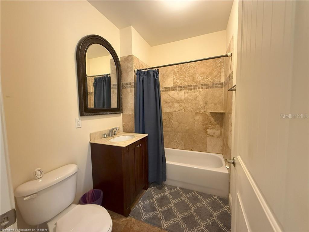 Image 4 of 49 For 2351 Lakeview Drive 115