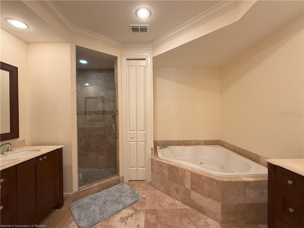 Image 9 of 49 For 2351 Lakeview Drive 115
