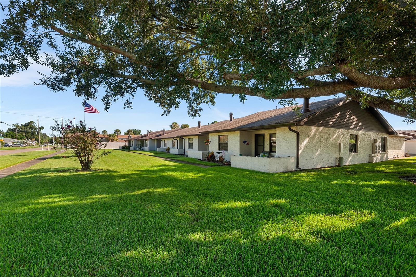 Image 2 of 28 For 2488 Hartridge Point Dr W