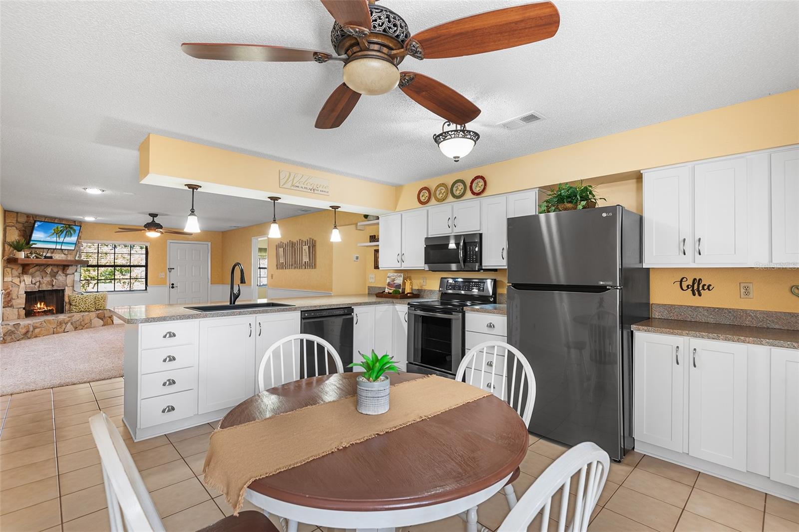 Image 6 of 28 For 2488 Hartridge Point Dr W