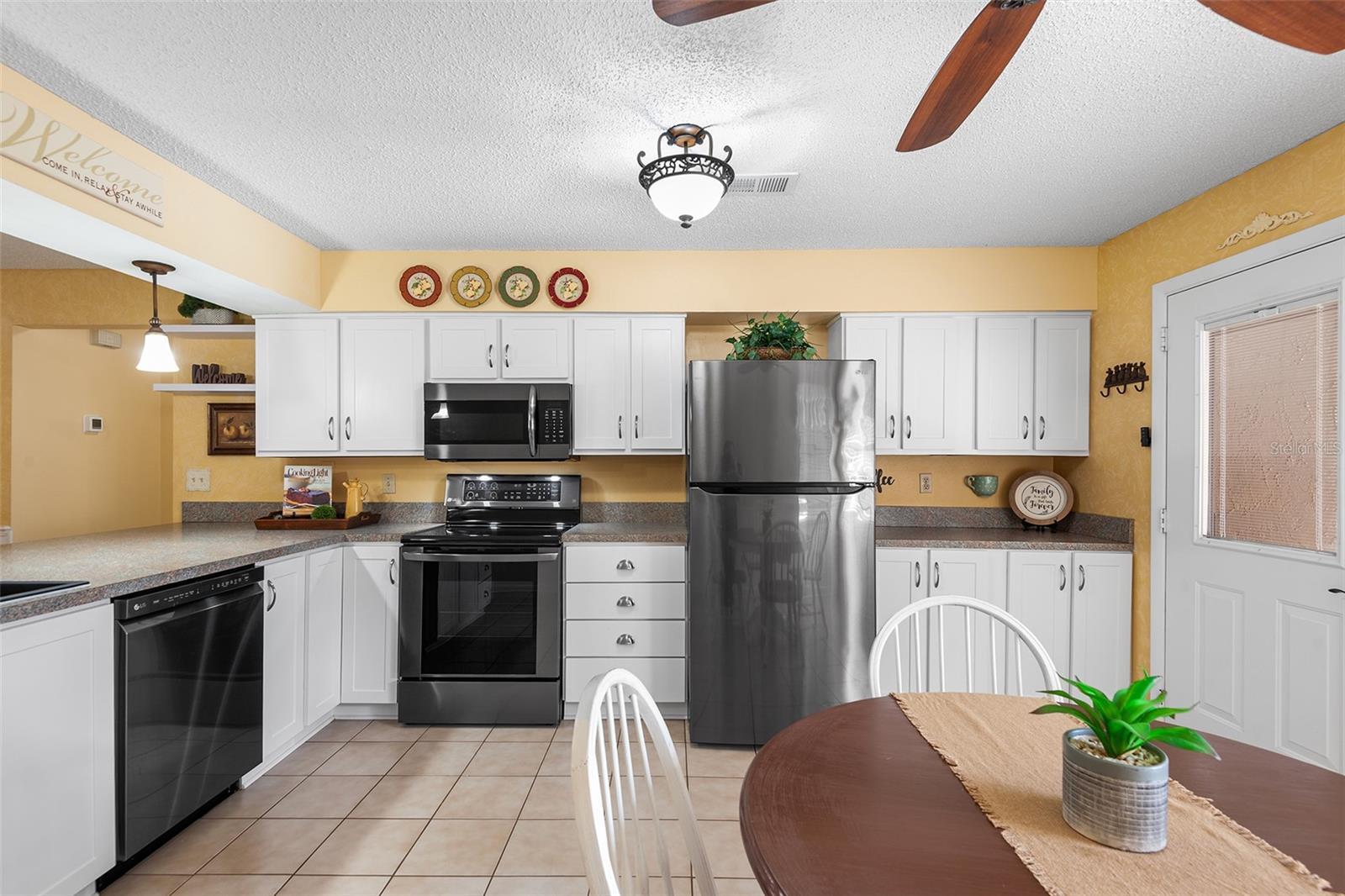 Image 7 of 28 For 2488 Hartridge Point Dr W