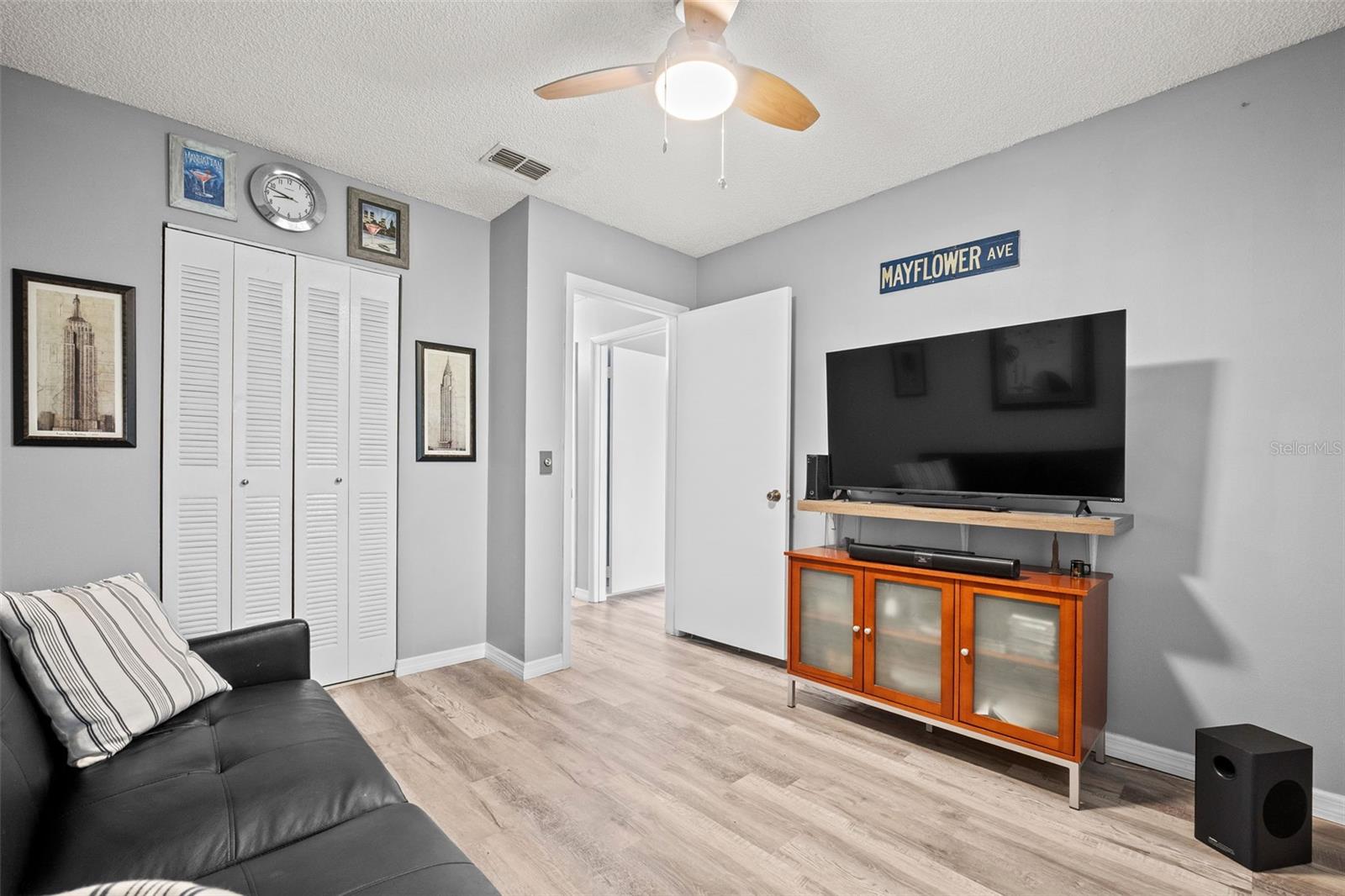 Image 26 of 50 For 249 Winter Ridge Boulevard