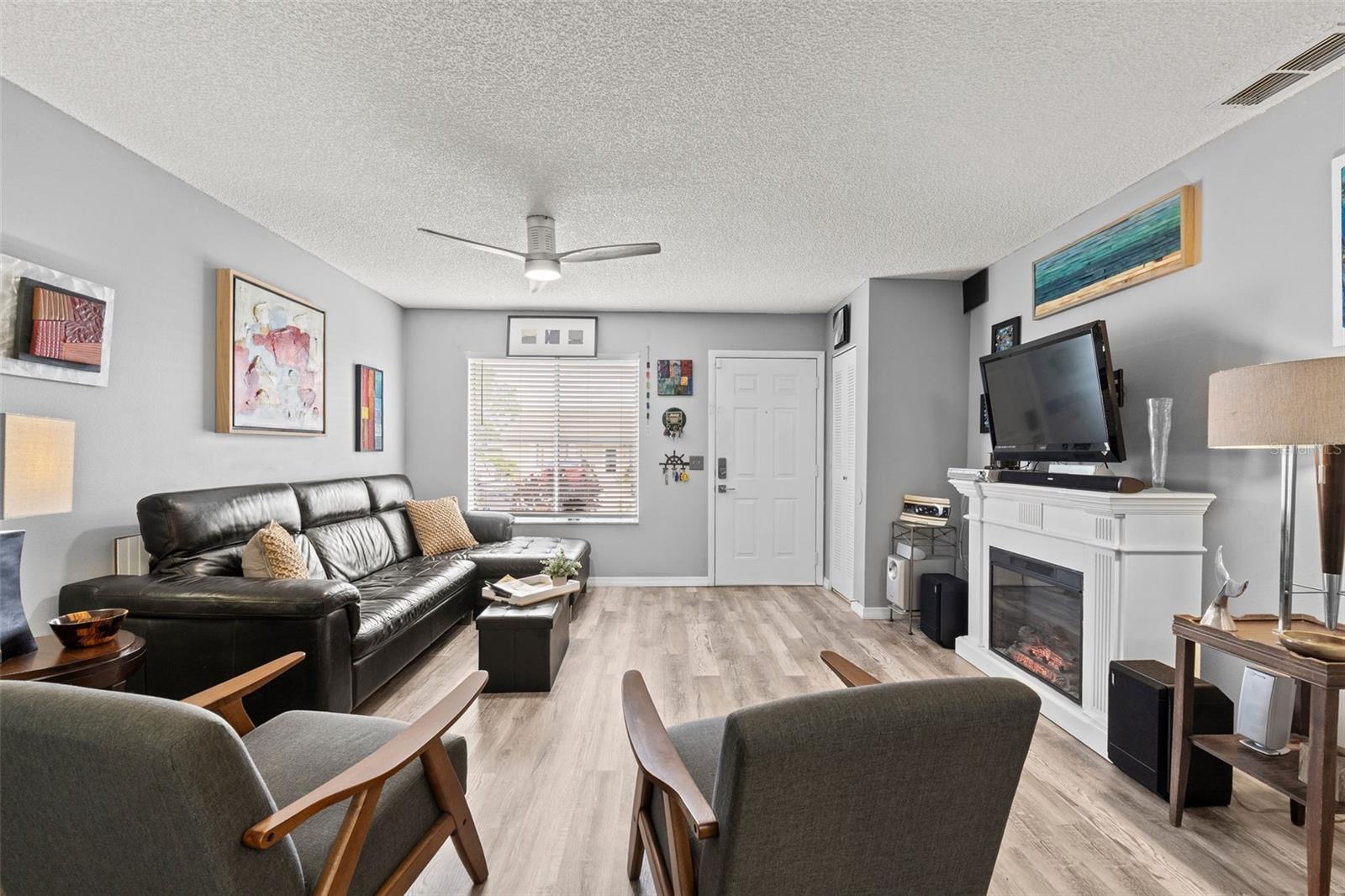 Image 6 of 50 For 249 Winter Ridge Boulevard