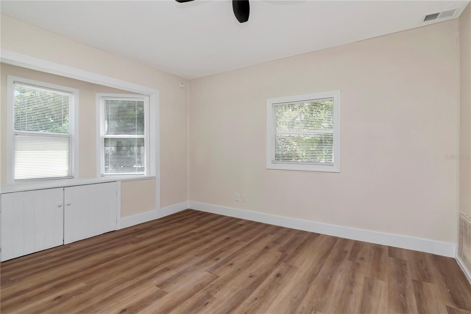 Image 13 of 16 For 1006 Morse Street