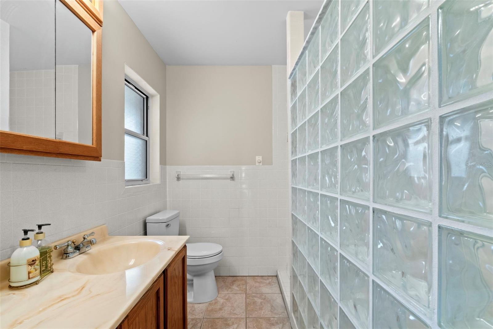 Image 14 of 53 For 308 Manatee Drive