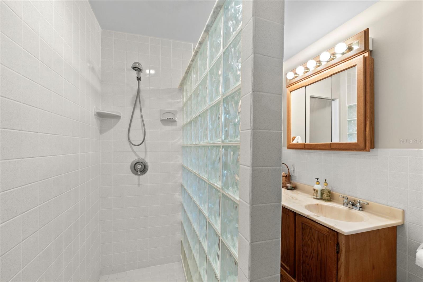 Image 15 of 53 For 308 Manatee Drive