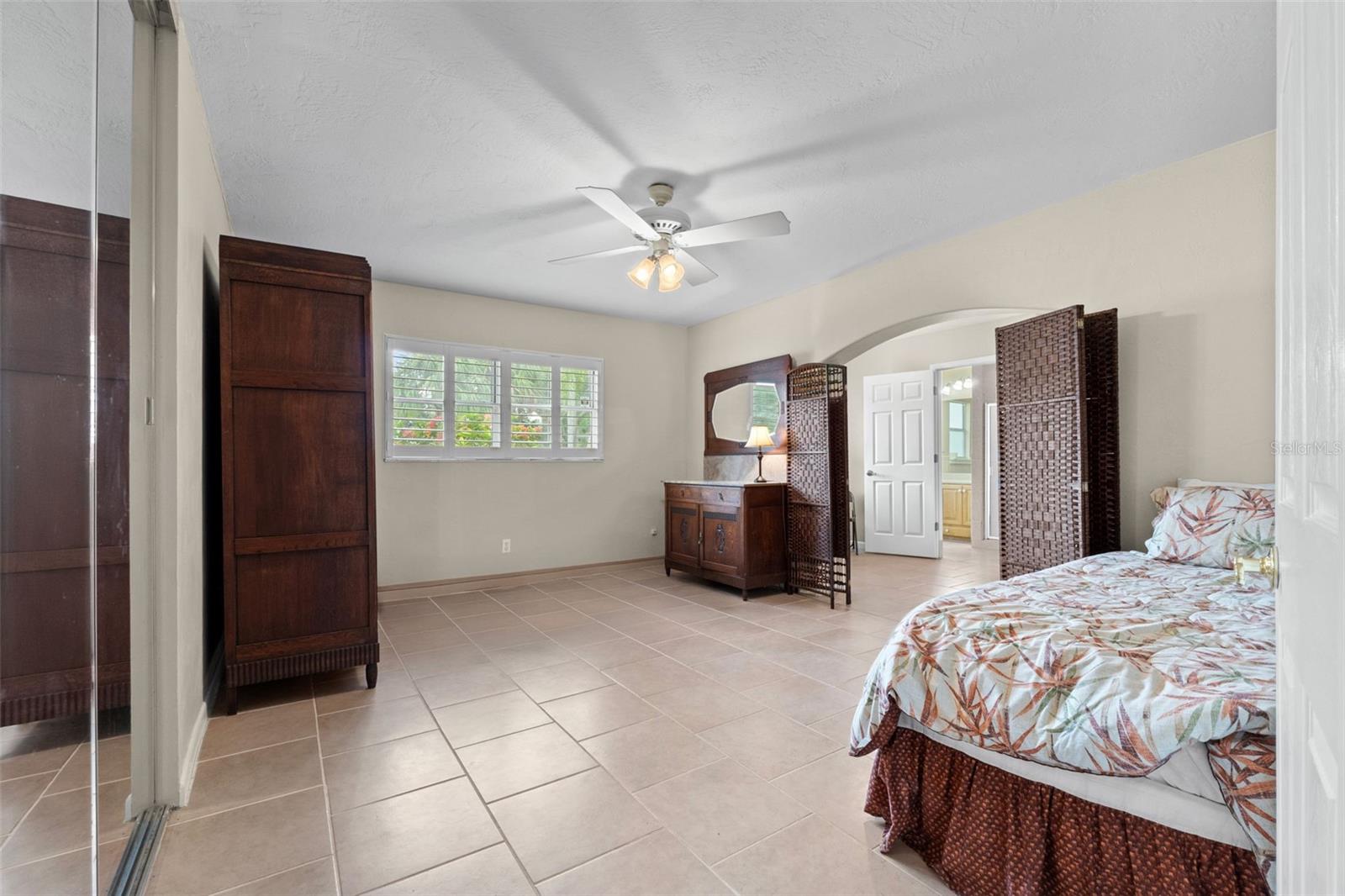 Image 16 of 53 For 308 Manatee Drive