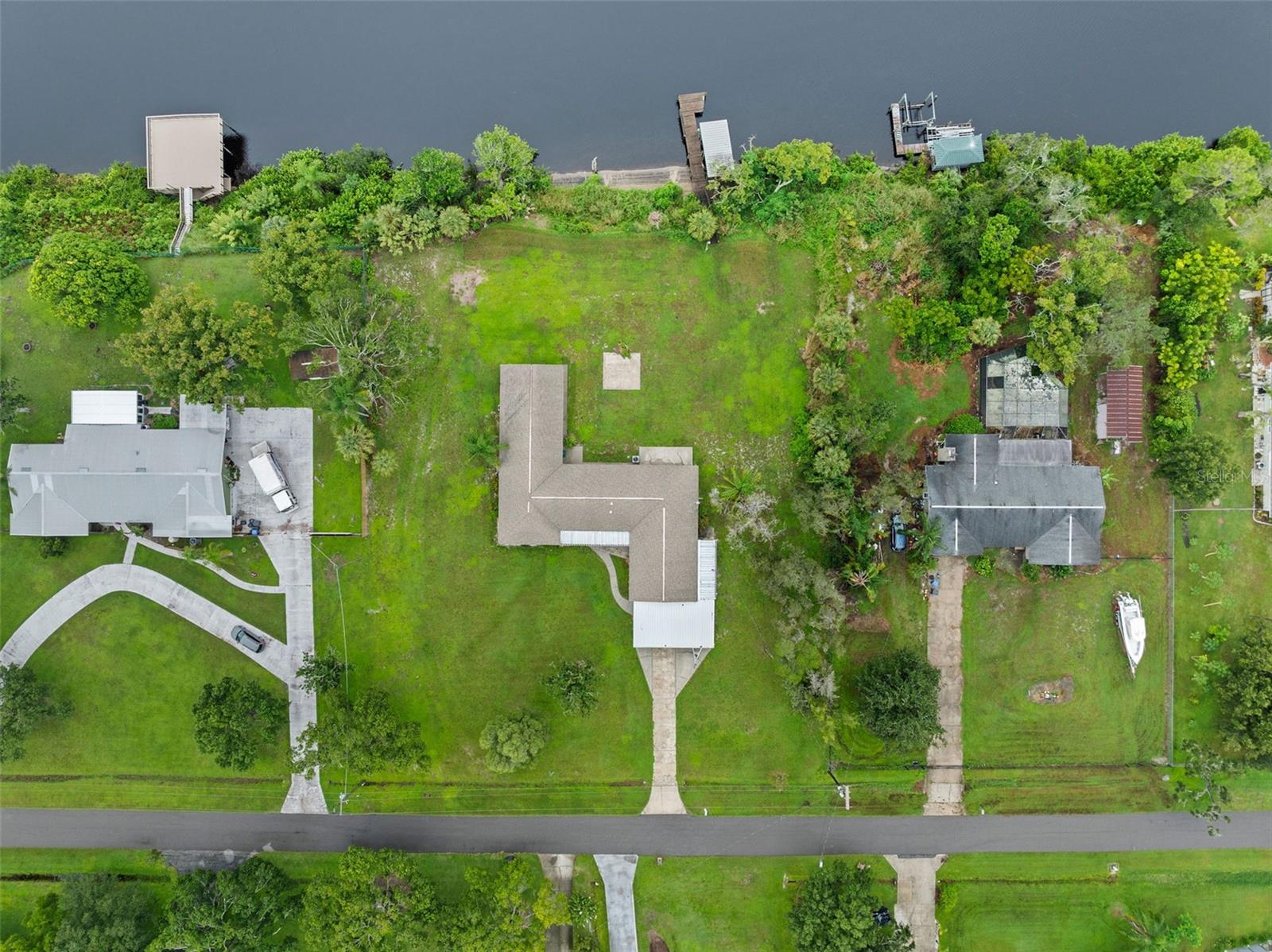 Image 46 of 53 For 308 Manatee Drive