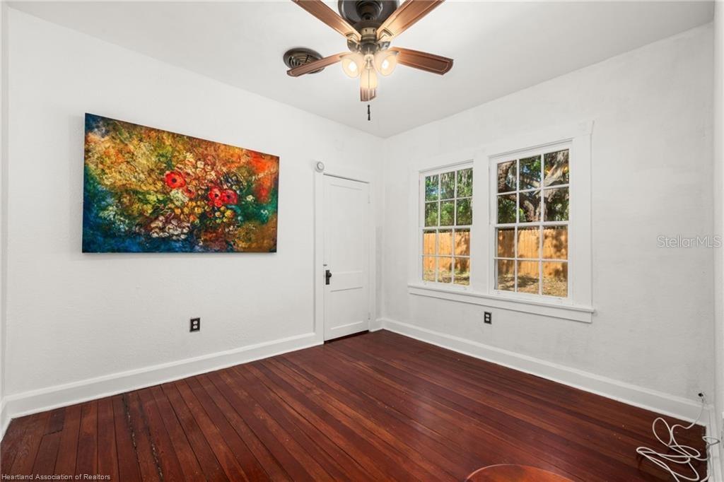 Image 17 of 46 For 412 Rose Avenue