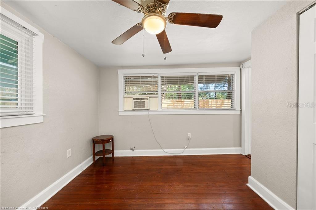Image 19 of 46 For 412 Rose Avenue