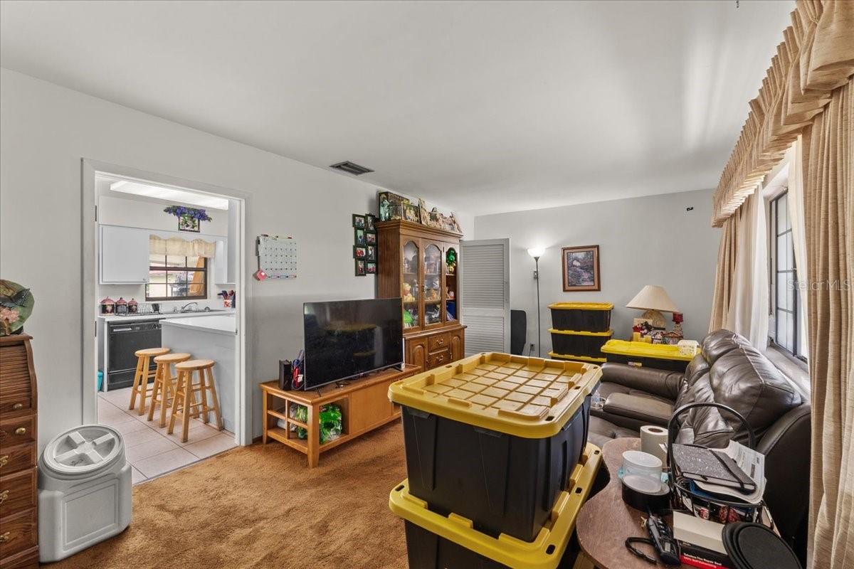 Image 22 of 49 For 714 Great Barford Street