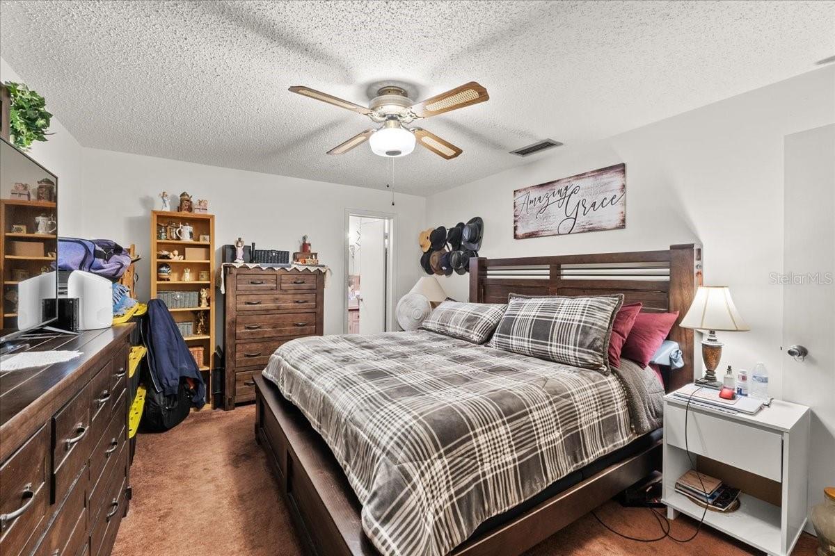 Image 34 of 49 For 714 Great Barford Street