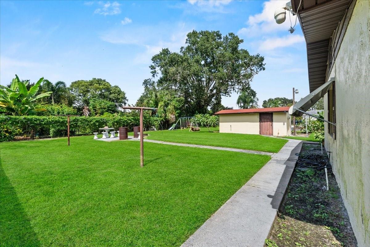 Image 4 of 49 For 714 Great Barford Street