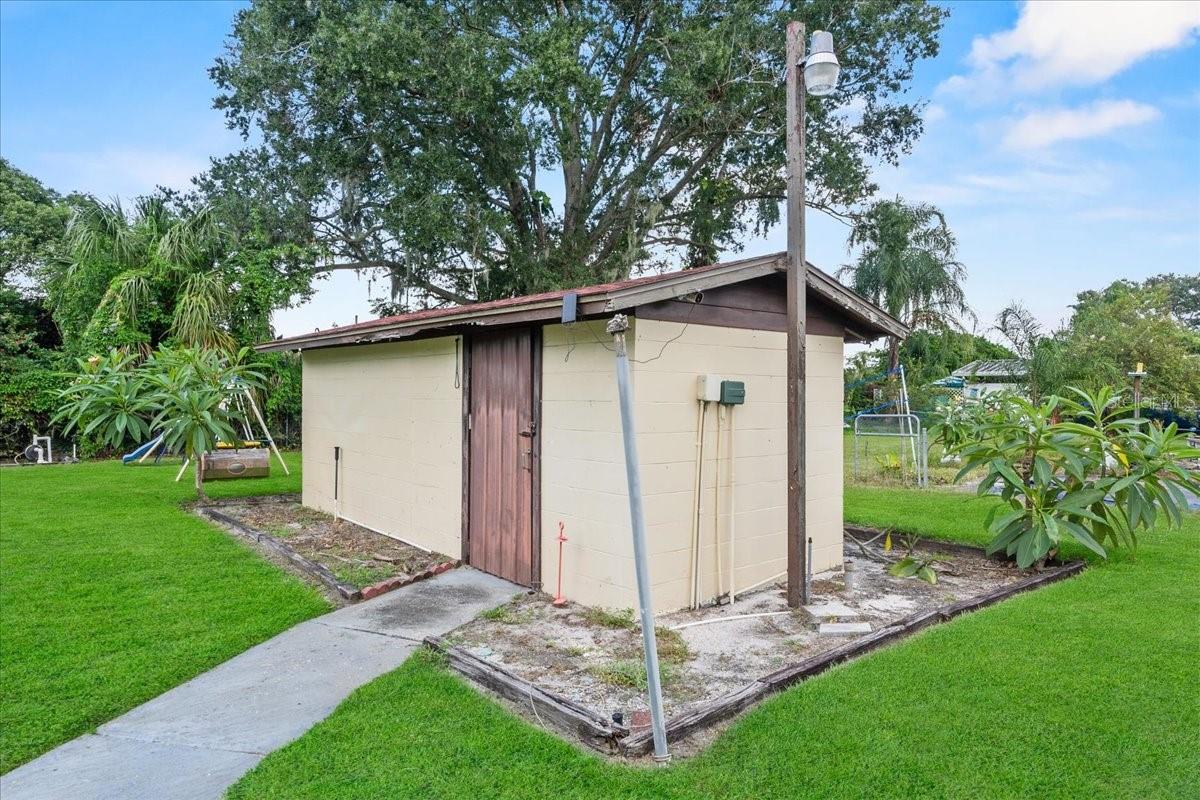 Image 5 of 49 For 714 Great Barford Street