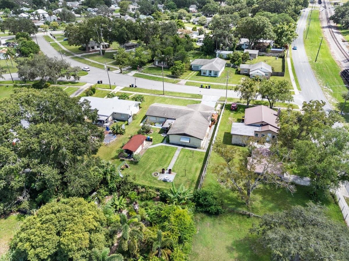 Image 9 of 49 For 714 Great Barford Street