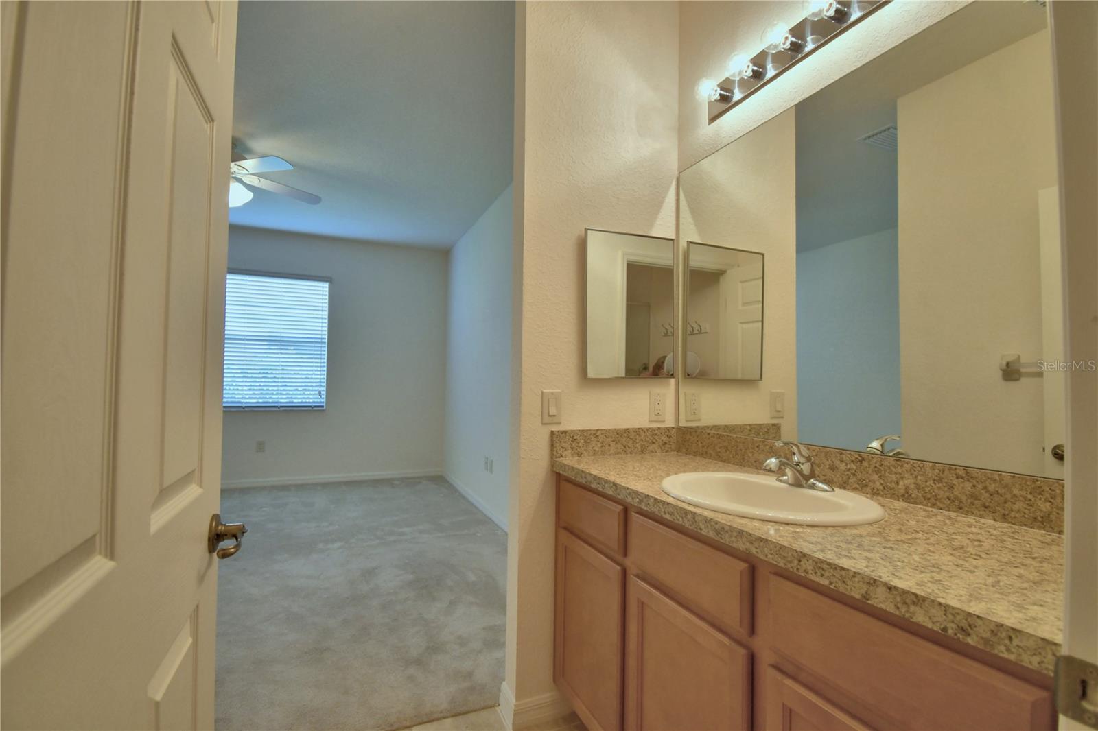 Image 21 of 68 For 1613 Linz Ct