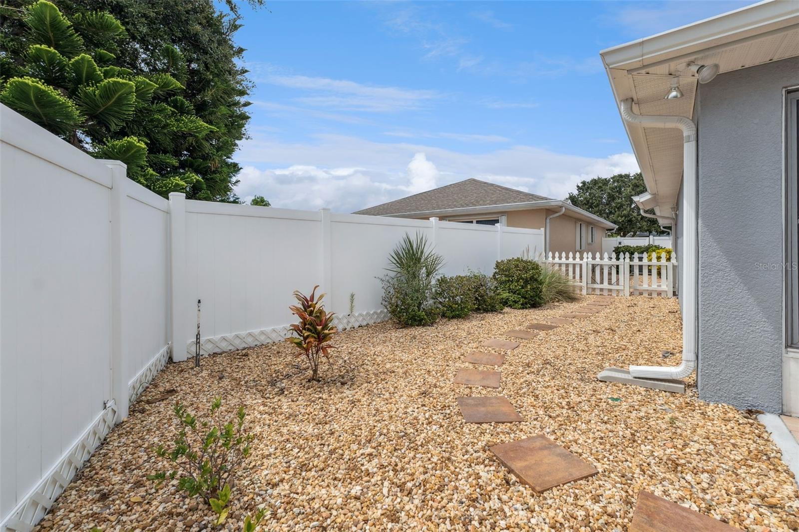 Image 22 of 45 For 3425 Grenville Drive