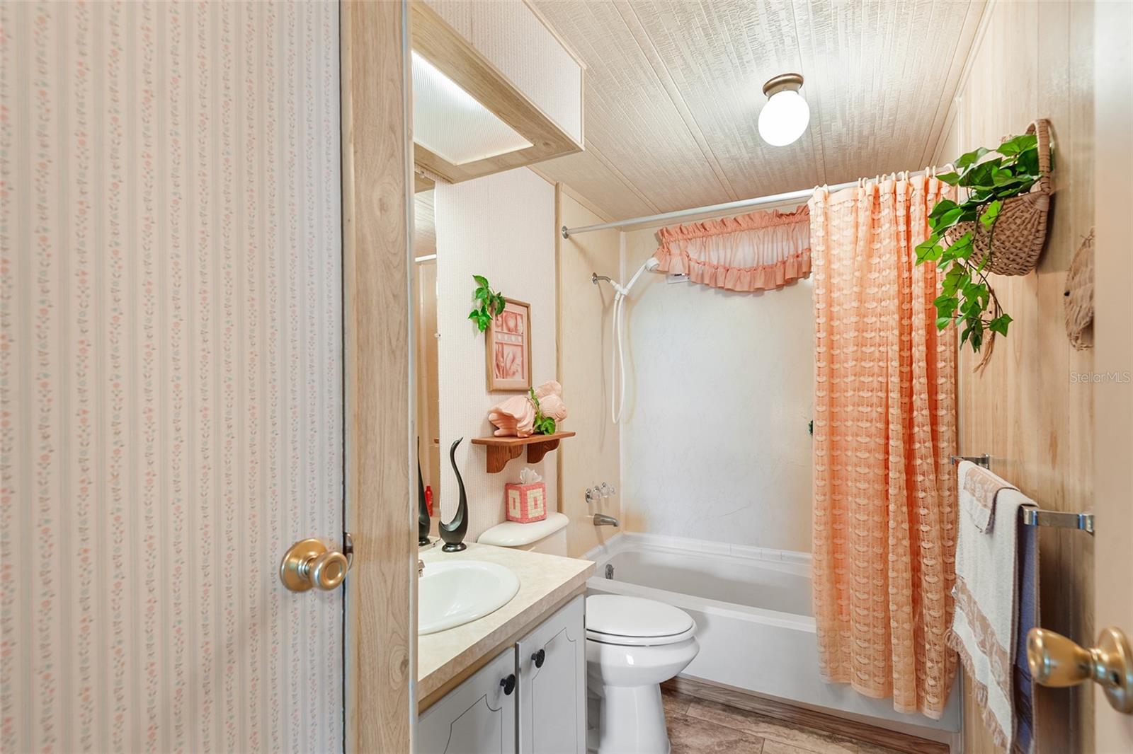 Image 31 of 46 For 128 Lake Hazel Drive